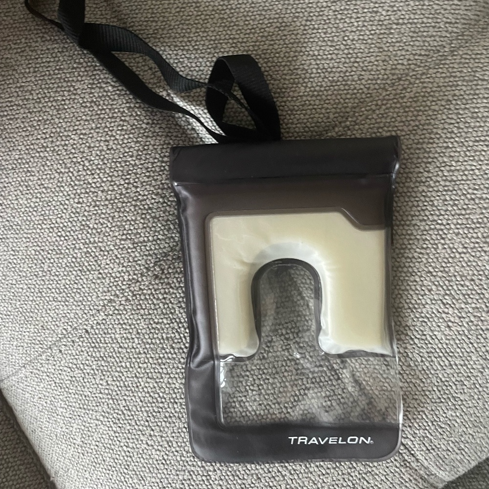 Travelon water phone protector
